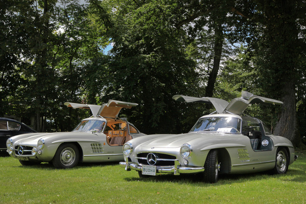 Wertvoll war der Mercedes-Benz 300 SL (1954-1957) als Flügeltürer schon immer, damals reichten DM 29’000 für den Kauf, heute sind es eher EUR 950’000, was immerhin dem 12-fachem Wert (inflationsbereinigt) entspricht.