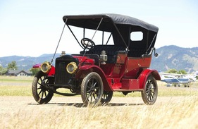 White Model O-O 5-Passenger Touring (1910) - an der Bonhams Quail Lodge Auktion vom 14./15. August 2014 als Lot 285