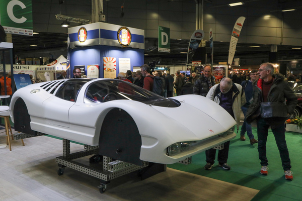 Wiederaufbau im Gange - Projet P70 mit reichhaltiger Renngeschichte in Frankreich - Rétromobile Paris 2024