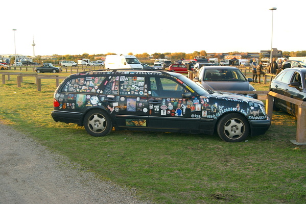 Wiedersehen wahrscheinlich: dieser ausgiebig dekorierte W210 kommt aus dem Kanton St. Gallen – Veterama Mannheim 2022