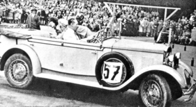 Wikov 35 (1932) - František Wichterle am Steuer.