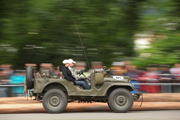 Willys Jeep M38 A-1 von 1958 mit 73 PS - Militär-Corso am GP Brugger Schachen 2015