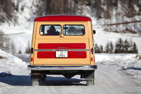 Willys Jeep Station Wagon (1951) - auch auf glatten Strassen sicher unterwegs