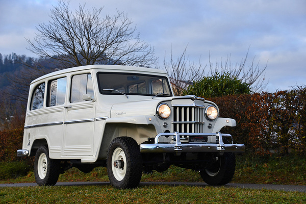 Willys Station Wagon 6-226 4x4 (1960) - als Lot 102 angeboten an der Versteigerung Oldtimer Galerie Toffen in Gstaad vom 29. Dezember 2021
