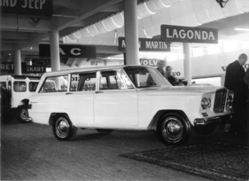 Willys Wagoneer (1963) - 142 PS liefert der Sechszylinder, die Kraftübertragung ist automatisch