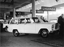 Willys Wagoneer (1963) - 142 PS liefert der Sechszylinder, die Kraftübertragung ist automatisch