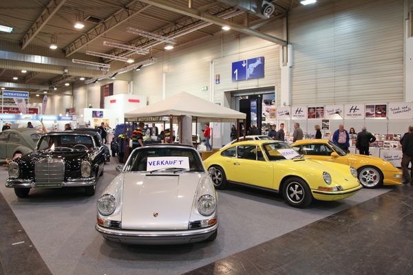 Bild Wirklich? Die Verkauftschilder waren bereits kurz nach Ausstelungseröffnung montiert - Techno Classica Essen 2018