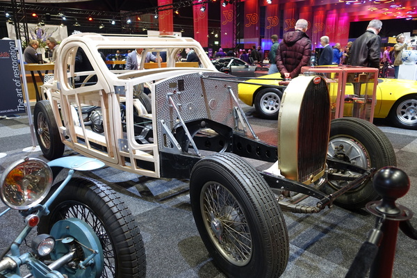 Woanders soll ein Bugatti erst noch entstehen... – Classic Car Show Maastricht 2025
