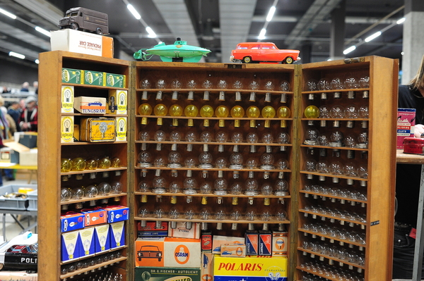 Image: Well-assorted light bulbs in a handy presentation case - Oldtimermesse St. Gallen 2023