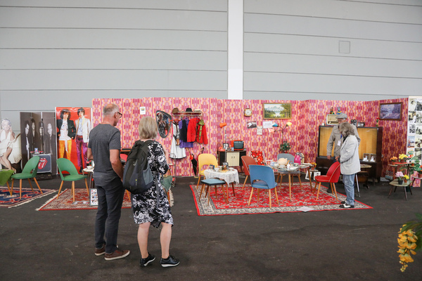 Wohnzimmer-Atmosphäre von damals - Klassikwelt Bodensee 2024