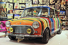 Bild: Wundersam bunter Mini Cooper - Auto e Moto d'Epoca Padova 2015