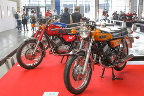 Yamaha DS 7 (1972) - 250 cm3, luftgekühlter Zweizylnder-Zweitaktmotor mit 24 PS bei 7500 U/min - Klassikwelt Bodensee 2023