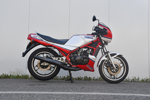 Yamaha RD 350 LC YPVS (1984) - Lot 29 an der Oktober-Versteigerung der Oldtimer Galerie am 12. Oktober 2024