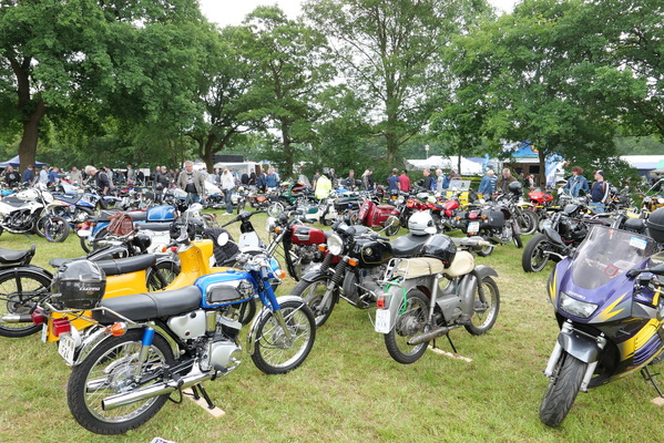 Yamaha YAS-1 (1969) – längst nicht die einzige Rarität auf dem Motorrad-Parkplatz – Bockhorner Oldtimermarkt 2024