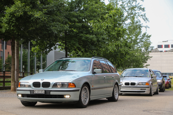 Youngtimer meeting Mall of Switzerland - BMW station wagons - E39 and E46 - Swiss Classic World Lucerne 2023