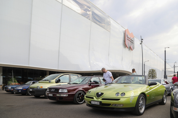 Youngtimer meeting Mall of Switzerland - Colors and shapes - Swiss Classic World Lucerne 2023