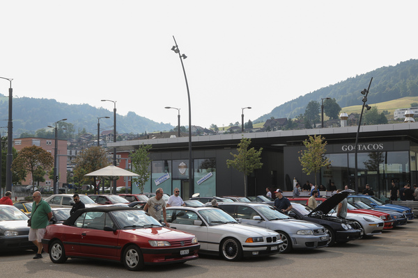 Youngtimer meeting Mall of Switzerland - many young classic cars were already on site shortly after nine o'clock - Swiss Classic World Lucerne 2023