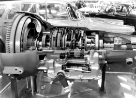 ZF-Getriebeautomatik, wie sie bei Peugeot und BMW eingesetzt wird - Genfer Autosalon 1967