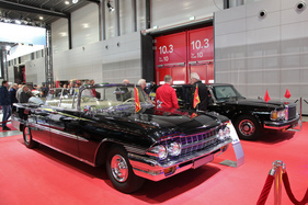 ZIL 111 D (1964) - als Cabriolet, für offene Staatsmänner - SK Collection (Retro Classics Stuttgart 2018) ZIL 111 D (1964) - als Cabriolet, für offene Staatsmänner - SK Collection (Retro Classics Stuttgart 2018)