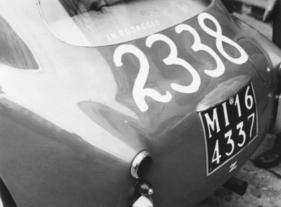 Zagato Mille Miglia 750 (1951) - das Heck der Startnummer 2338 'In Rodaggio' an der Mille Miglia 1951