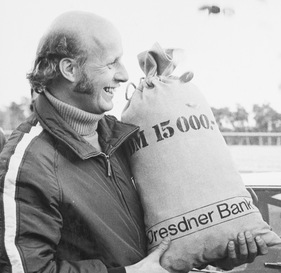 Zahltag - Ein Sack voll Geld, ist es das Resultat einer zünftigen Pokerrunde?