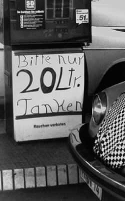 Zapfsäule - Bitte nur 20 Liter tanken