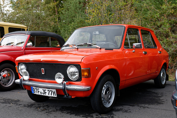 Zastava 1100 (1974) – weitgehend unbeachtet wie eh und jeh, trotz Concours-Zustand – Oldtimer-Show Berlin 2022