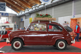 Zastava 750 ST (1967) - eingesetzt als Blumenwagen - Klassikwelt Bodensee 2023