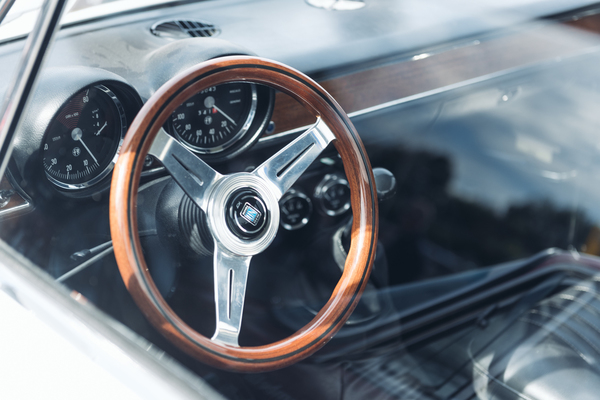 Zeitgenössische Veredelung - Nardi-Lenkrad im Alfa - Passione Alfa Romeo Hinwil 2018