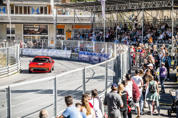 Bild: Zieleinfahrt in Arosa beim Bergrennen Arosa ClassicCar