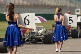 In honor of the great racing driver Jim Clark, shortly before the start of the Formula 2 race ...