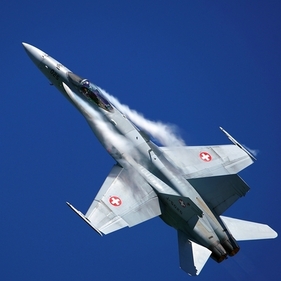 On display at the arbon classics 2022: it almost looks as if this F/A-18 copied the Cobra maneuver of the Russian MiG and Su jets...