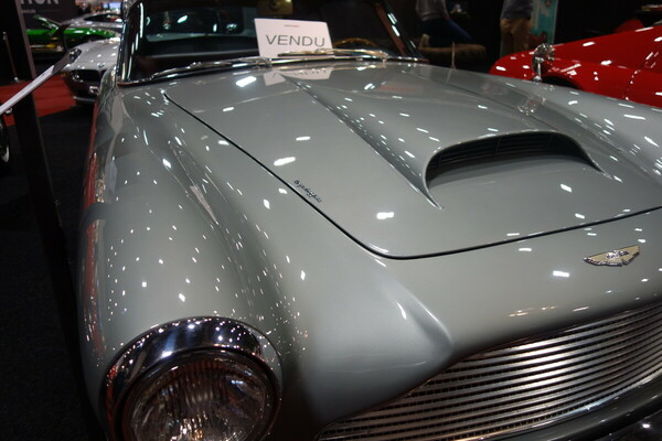Zu spät; dieser Aston Martin DB4 war leider schon verkauft – Classic Car Show Brussels 2022