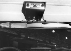 Zubehör - Radiomontage am Dachhimmel, in Kombination mit Panoramarückspiegel - Genfer Autosalon 1968