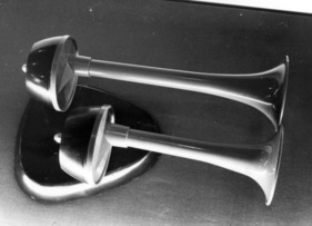Zubehör - Sehr wirksames Zweiklanghorn - Genfer Autosalon 1970
