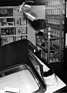 Zubehör - auf einfache Art und Weise kann das hochmoderne Vinyldach mit Pressluft-Spritzpistole auf das Dach gespritzt werden - Genfer Autosalon 1968