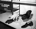 Zubehör - der modernen Mode angepasste Autofahrer-Schuhe und Handschuhe von Abarth bei E. Schwyn - Genfer Autosalon 1968