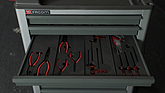 Image: Accessories for the McLaren F1 (1995) - offered by Gooding & Co at the Pebble Beach auction on August 13/14, 2021