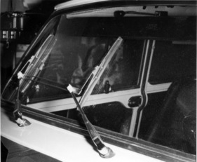 Zubehör - zweckmässige Scheibenwischerkopplung - visuell attraktiv und praktisch - Genfer Autosalon 1968