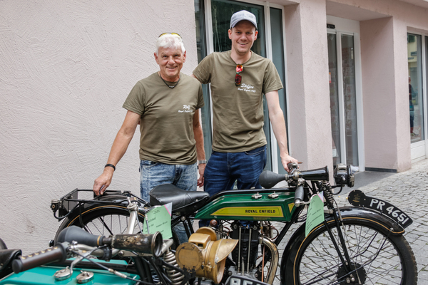 Zufriedenes Vater-Sohn-Team – Tübingen-Classic 2023