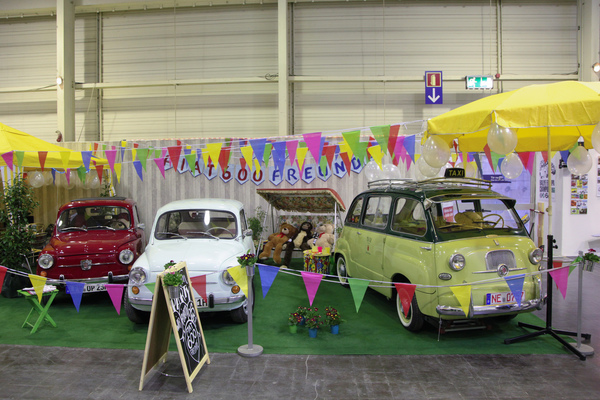Zum 30. Mal fand die Techno Classica statt, zum 18. Mal die Retro Classics und auf über 40 Jahre Geschichte kann gar der Oldtimer- und Teilemarkt Fribourg zurückschauen. Da durfte schon einmal etwas gefeiert werden.