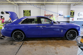 Zum Schluss abledern und das Wasser mit Druckluft aus den Ritzen pusten