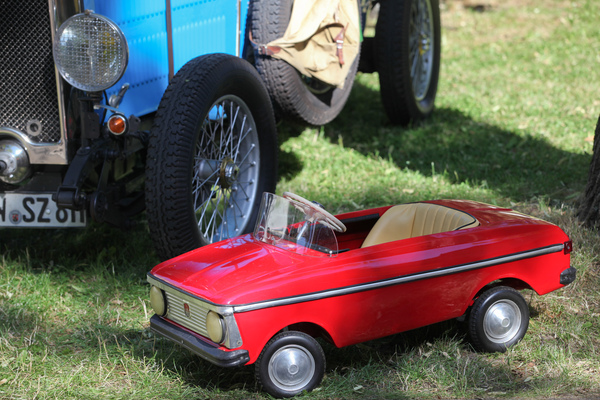 Zum Zweisitzer der Einsitzer für den Nachwuchs - am 40. Oldtimer-Meeting Baden-Baden 2016
