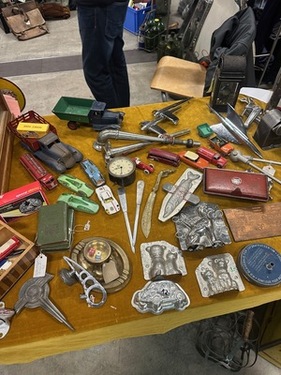 Bild Zur Abwechslung durften es auch einige Schokoladenformen sein – Oldtimermesse St. Gallen