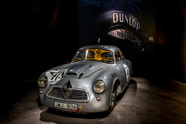 Zur aktuellen Ausstellung "Menschen" gehört dieser Borgward 1500 von 1953 dazu - Museum Art & Cars in Singen