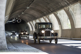 Zwei Ford Model A gehörten zwar nicht zum Teilnehmerfeld, fuhren aber, mit Männern am Lenkrad, auf der Route der 16. OCC Jungfrau-Rallye 2021 durch