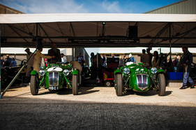 Zwei Frazor Nash Le Mans Replicas im Paddock - Freddie March Memorial Trophy - Goodwood Revival 2015
