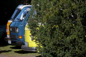 Zwei Generation von VW-Bussen - Motorworld Classics Berlin 2018