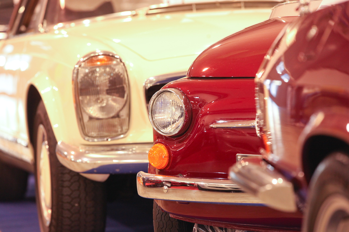 Two favorites of classic car drivers - Mercedes-Benz 230 SL Pagoda and Fiat 500 Knutschkugel - Auto e Moto d'Epoca Padova 2015