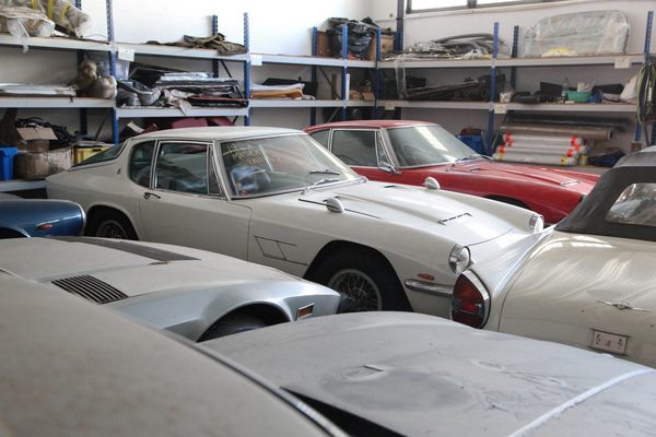Zwei Maserati Mistral, die demnächst restauriert werden